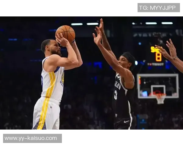 勇士与篮网激战正酣比分背后揭示两队实力对比与战术博弈 勇士与篮网激战正酣比分背后揭示两队实力对比与战术博弈